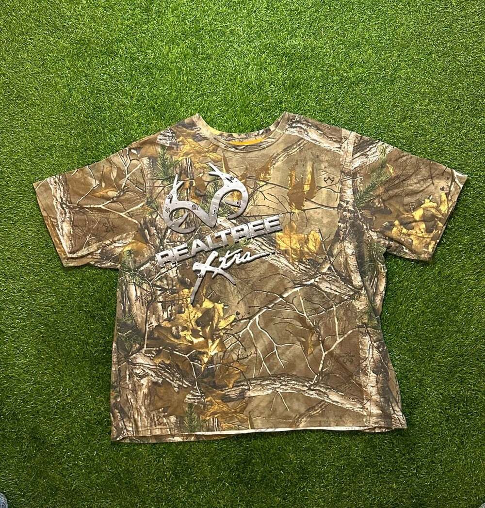 Y2K 2000s Realtree Xtra Camo Graphic T-Shirt 2XL/2TG Brown Short Sleeve Tee